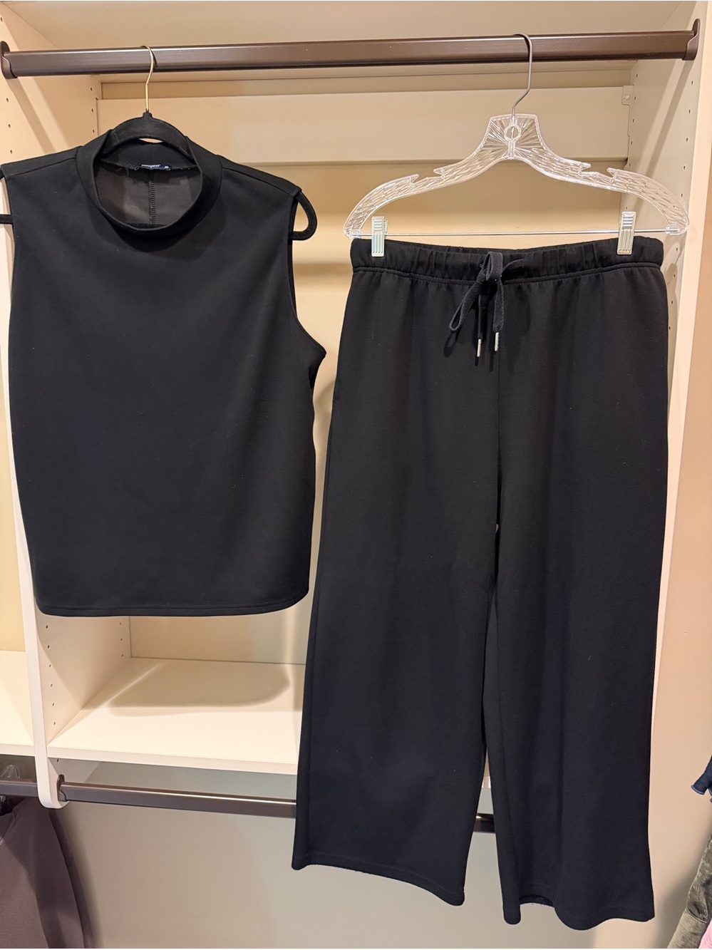 Black 2 Pc Set. Mock Neck. Sleeveless Top. Wide-Leg Cropped  Pants,
